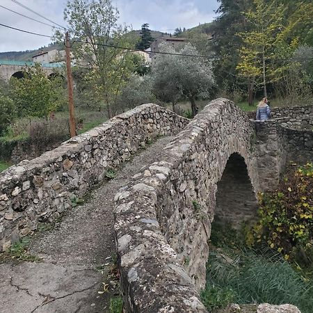 Chambre Atypique : La Grotte Bez-et-Esparon Buitenkant foto